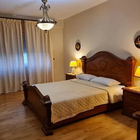 Cozy & Spacious Flat - City Centre Wilson Square Tirana
