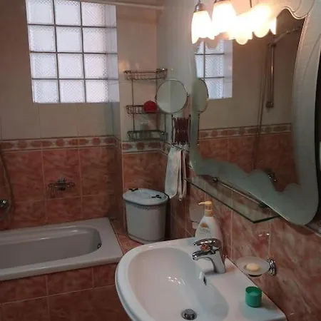 Cozy & Spacious Flat - City Centre Wilson Square Tirana